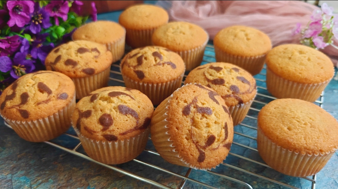 vanilla cupcakes