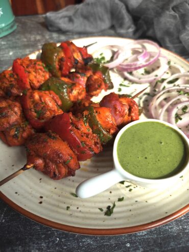chicken skewers tikka